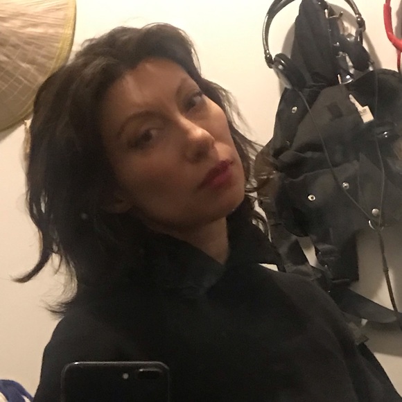 Meet your Posher, Luxe - Picture 2 of 3